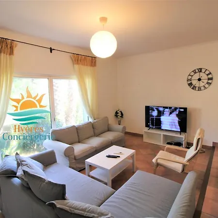 Villa Giens 4ch Clim Parking Wifi Piscine Partagee By Hc *