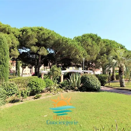 Giens 4ch Clim Parking Wifi Piscine Partagee By Hc Villa *